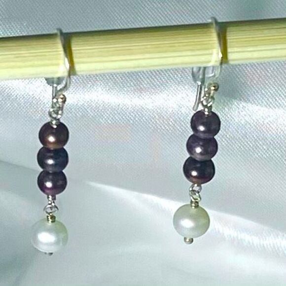 ANCx Sterling 925 Silver & Pearl 1 1/4” Dangle Earrings. - Picture 3 of 6